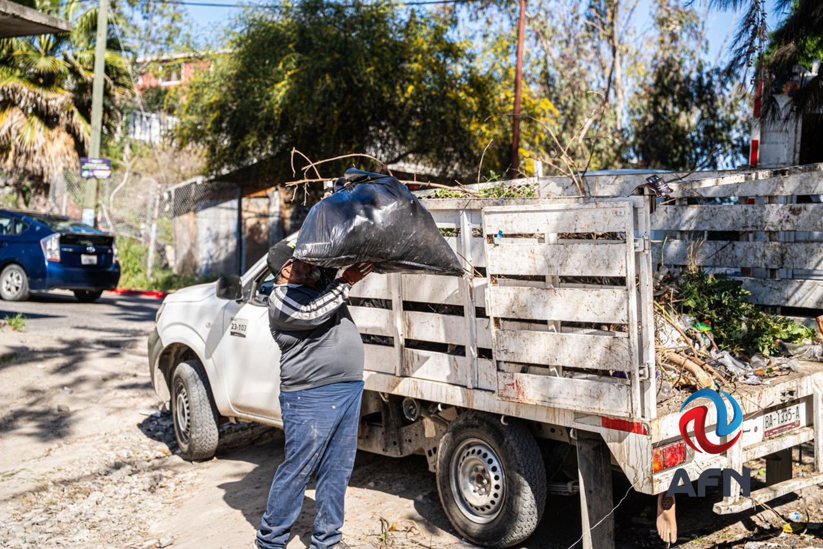 Continúa el municipio con el programa Tijuana: Ciudad limpia en delegaciones