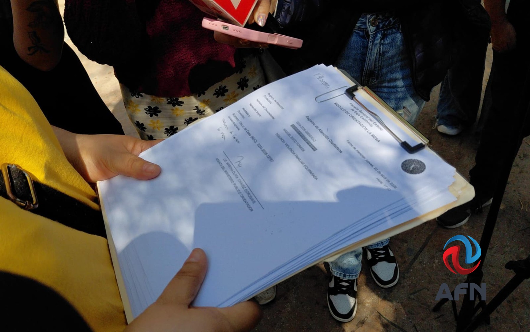 Padres exigen destituir a una maestra, denuncian agresión y maltratos a alumnos