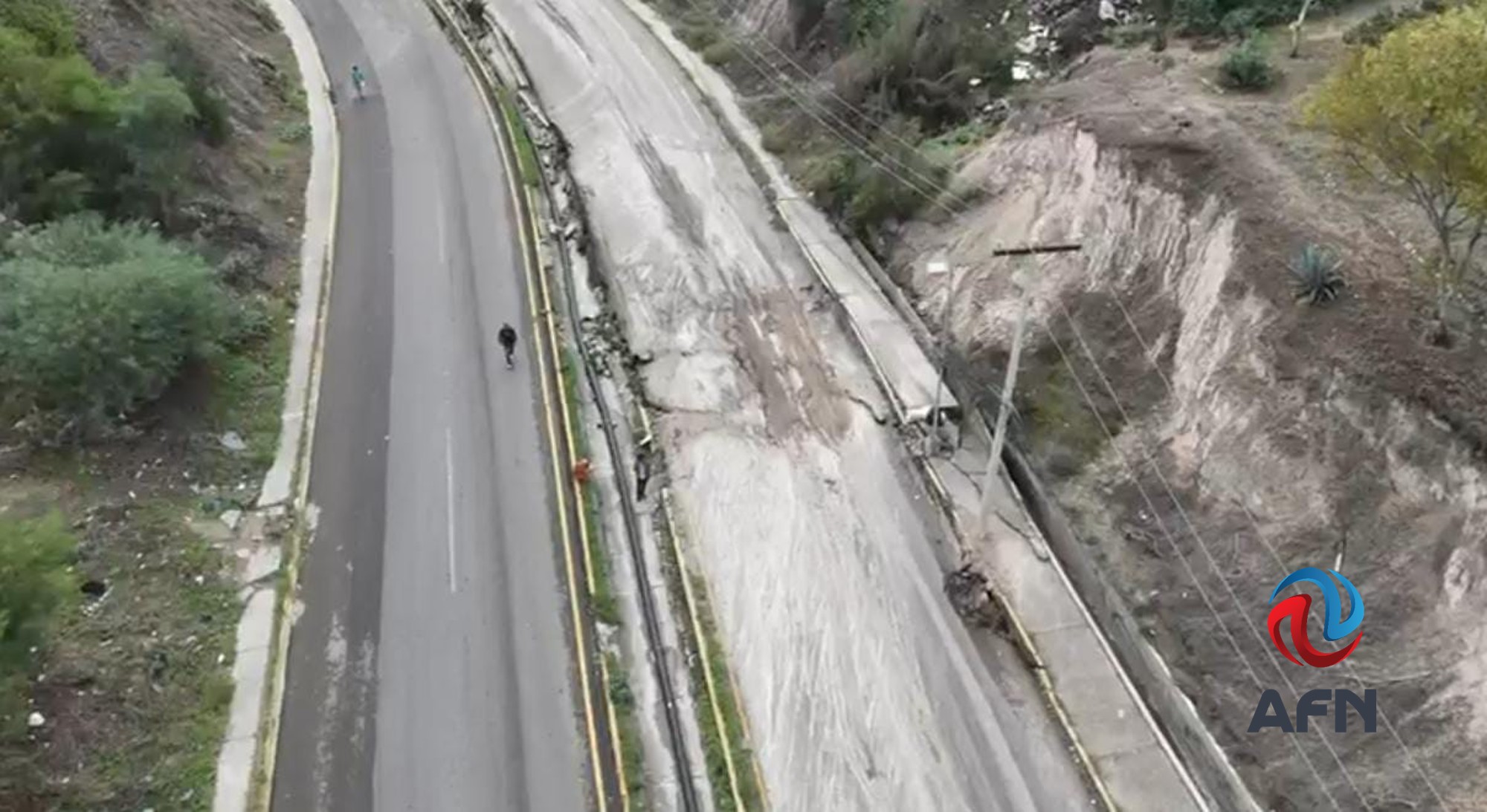 Vigila Protección Civil el deslizamiento activo de la Sánchez Taboada