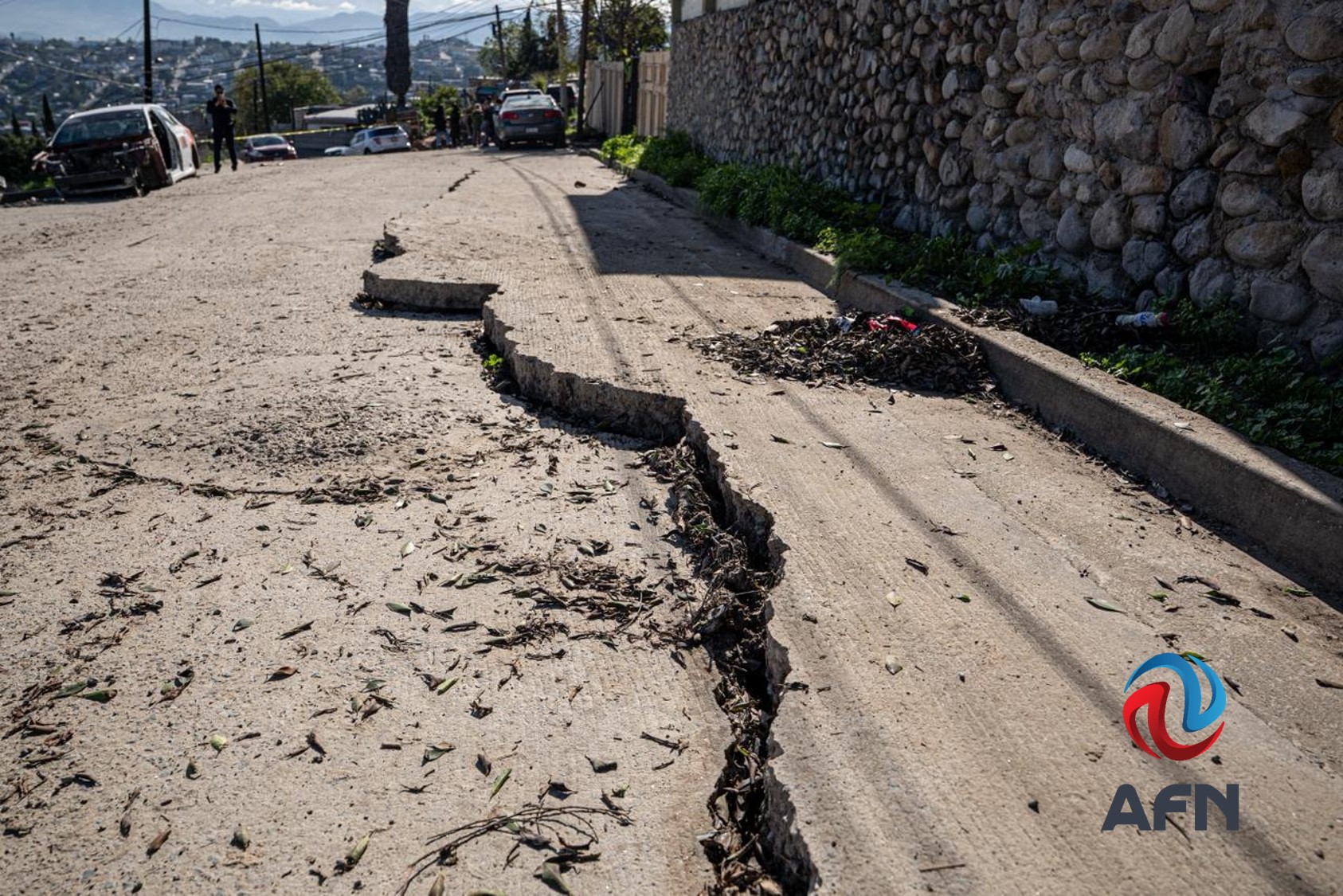 Preocupa a residentes de la colonia Reforma el deslizamiento de tierra y aparición de grietas