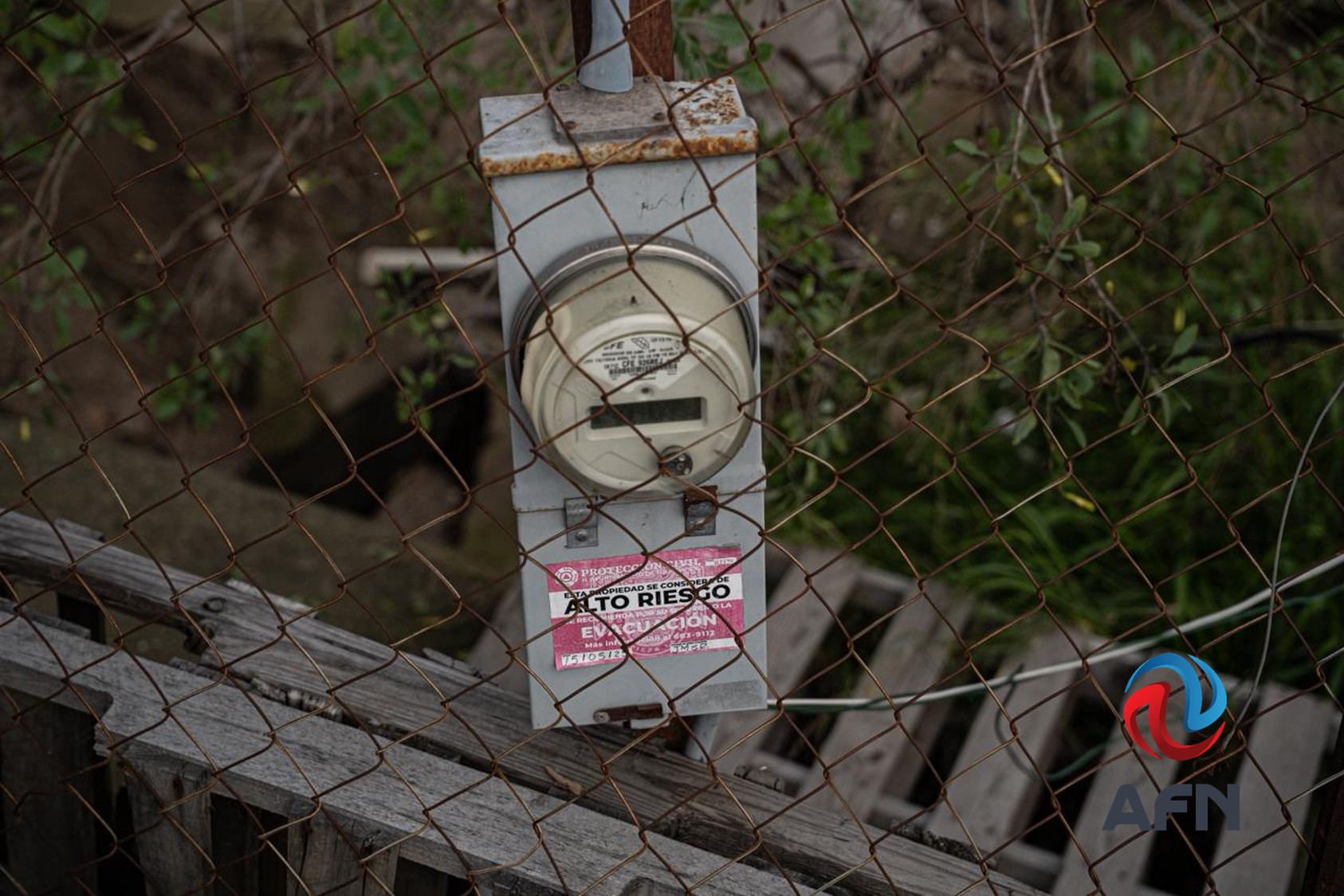 Preocupa a residentes de la colonia Reforma el deslizamiento de tierra y aparición de grietas