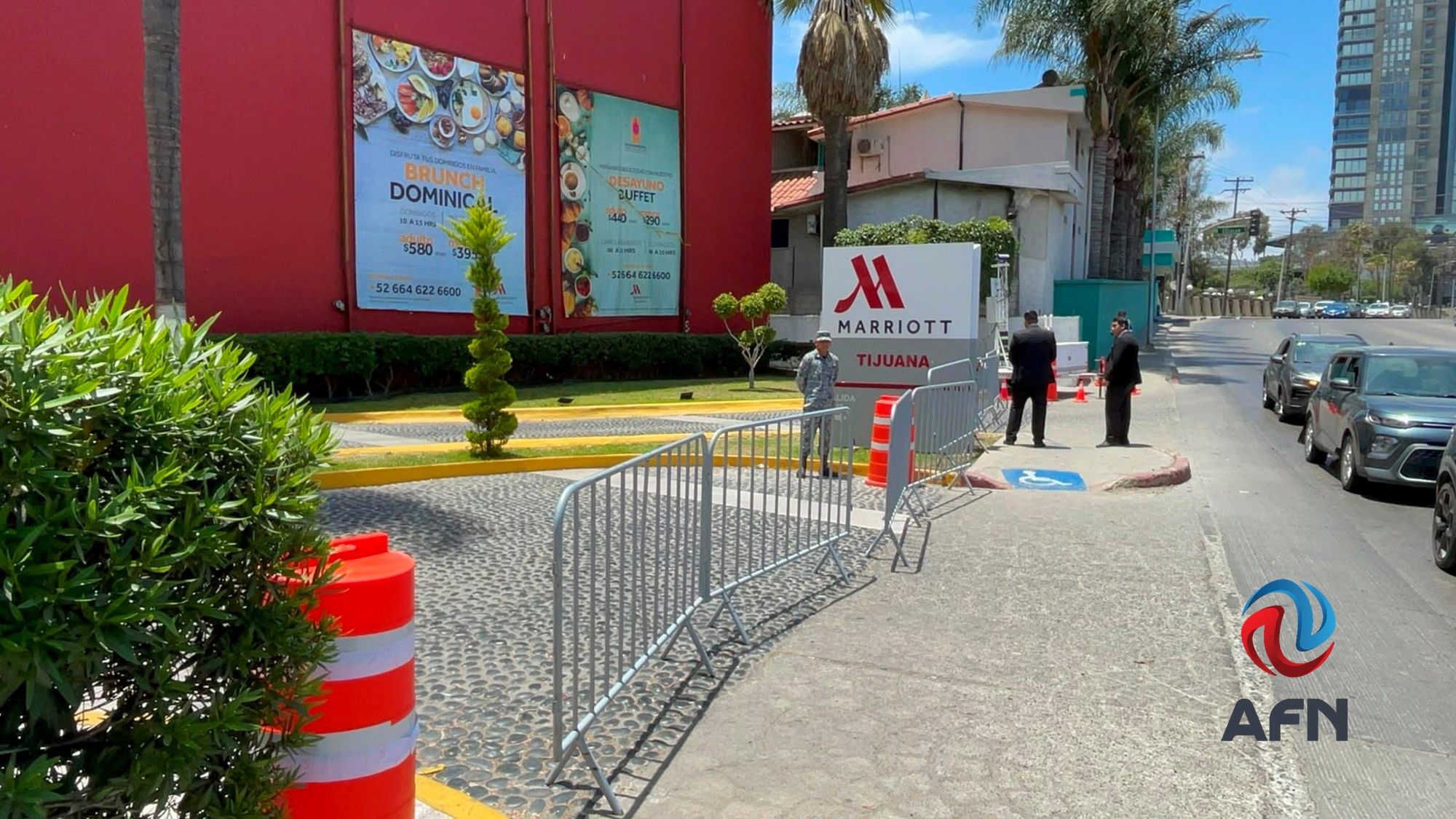 Fuerte despliegue policial en el hotel de concentración de la selección de Irán