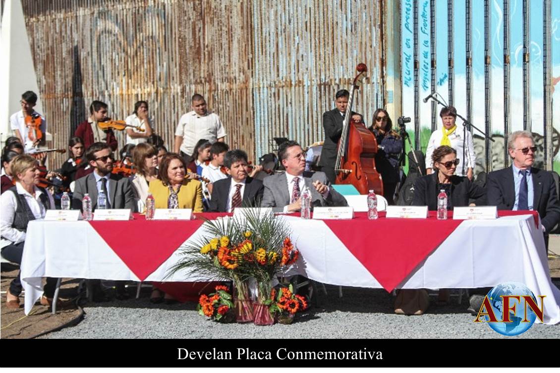 Develan Placa Conmemorativa