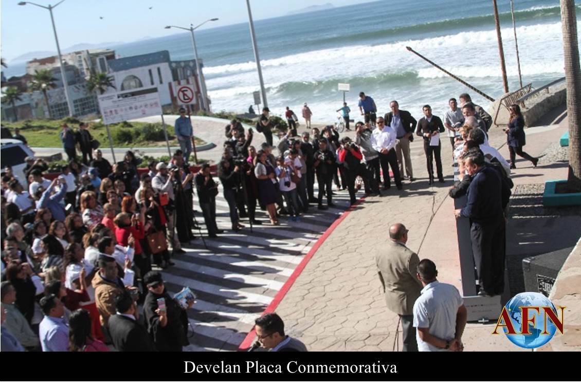 Develan Placa Conmemorativa