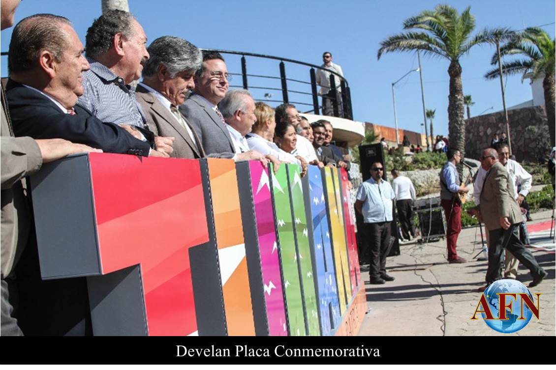 Develan Placa Conmemorativa