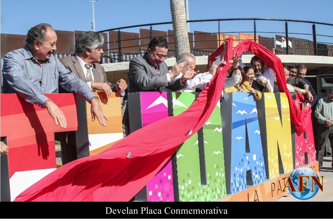 Develan Placa Conmemorativa