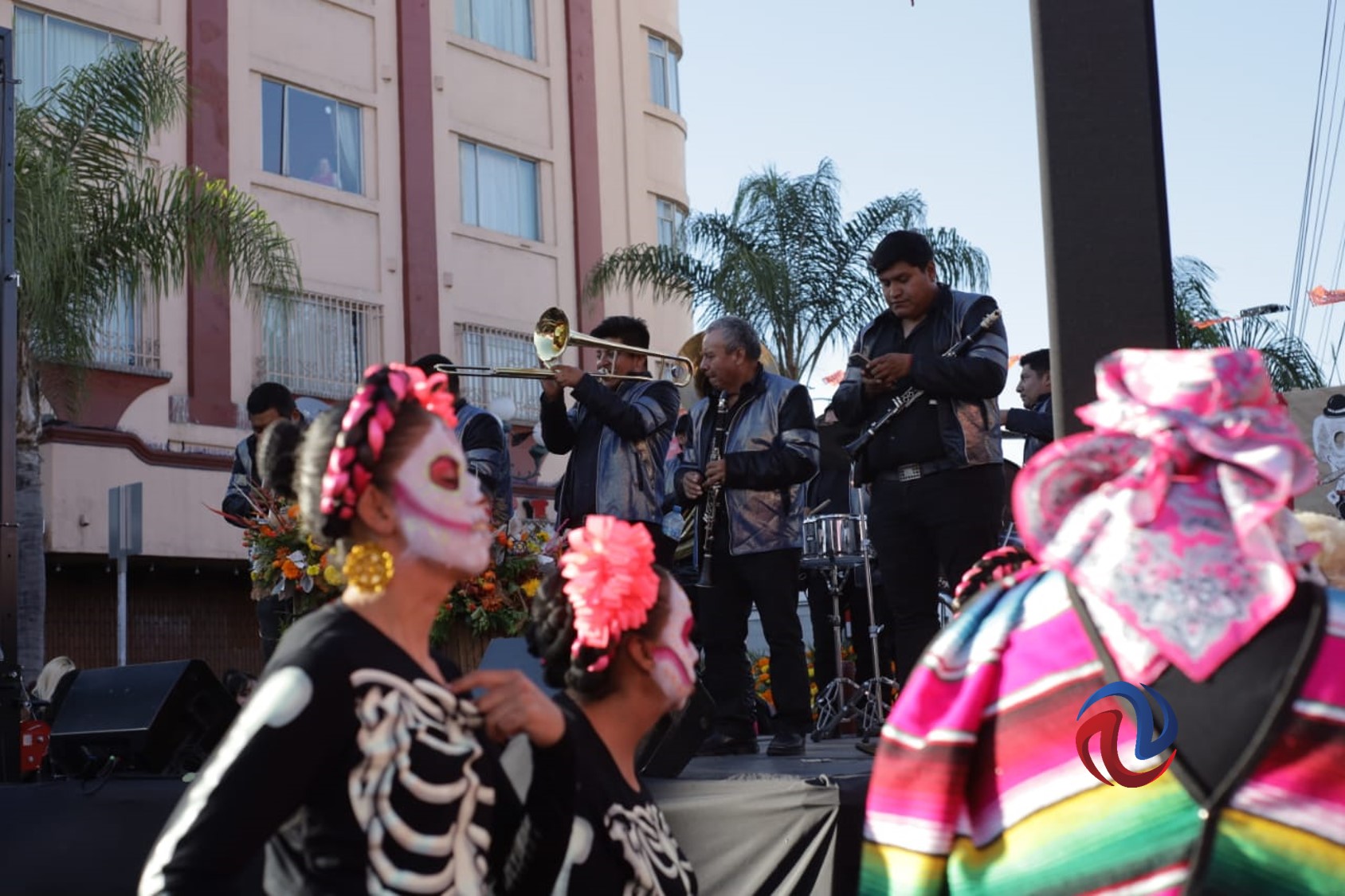 Celebraron Día de Muertos con colorido desfile en Zona Centro