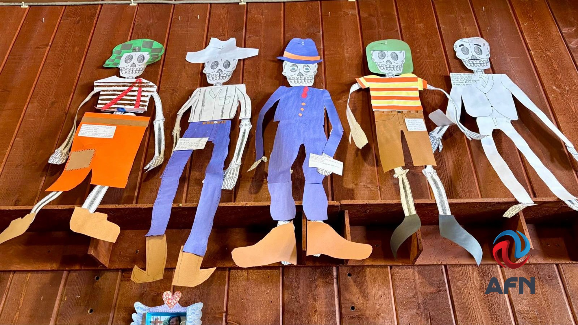 Estudiantes de San Diego exhiben obras por el Día de Muertos