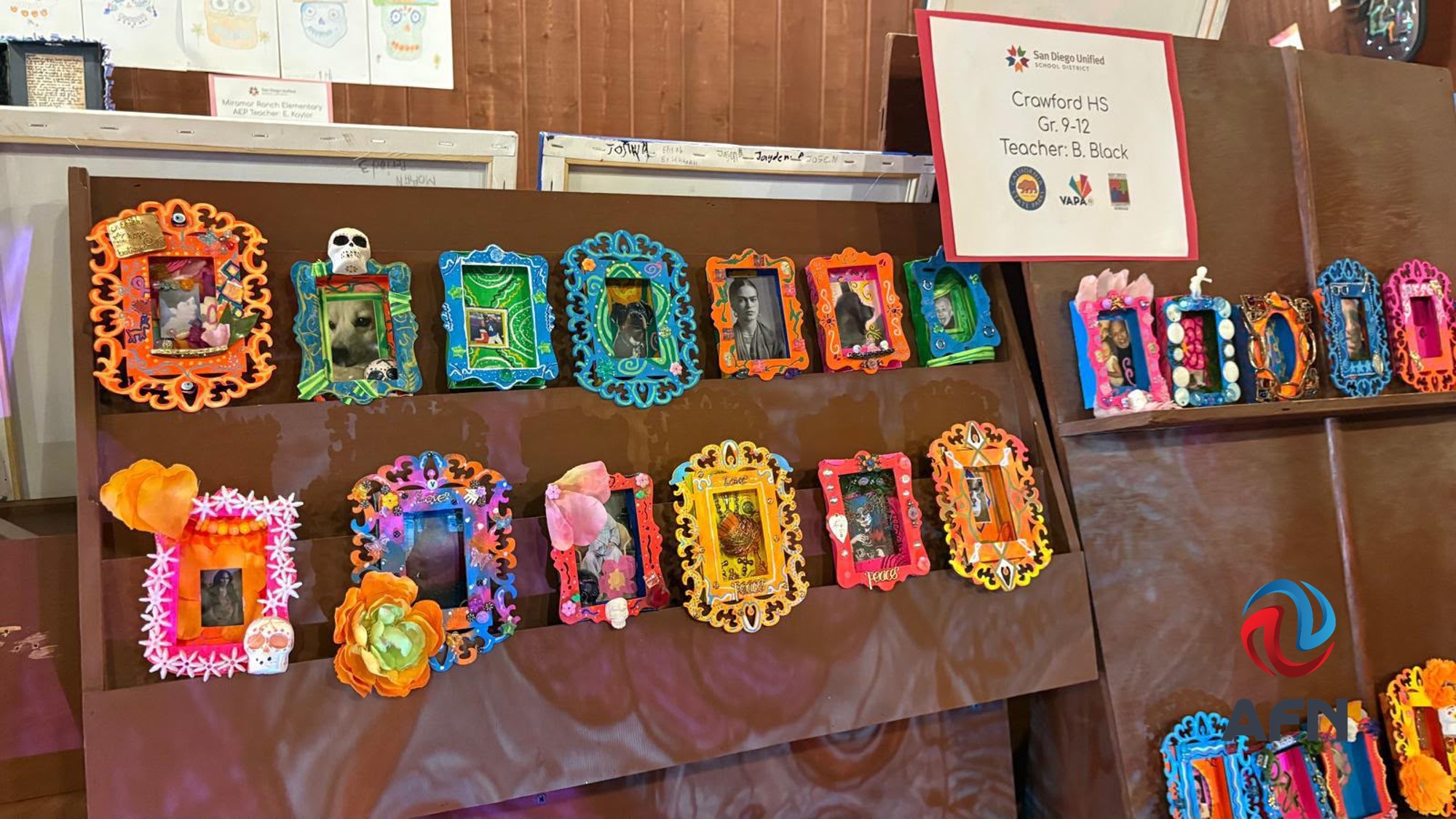 Estudiantes de San Diego exhiben obras por el Día de Muertos