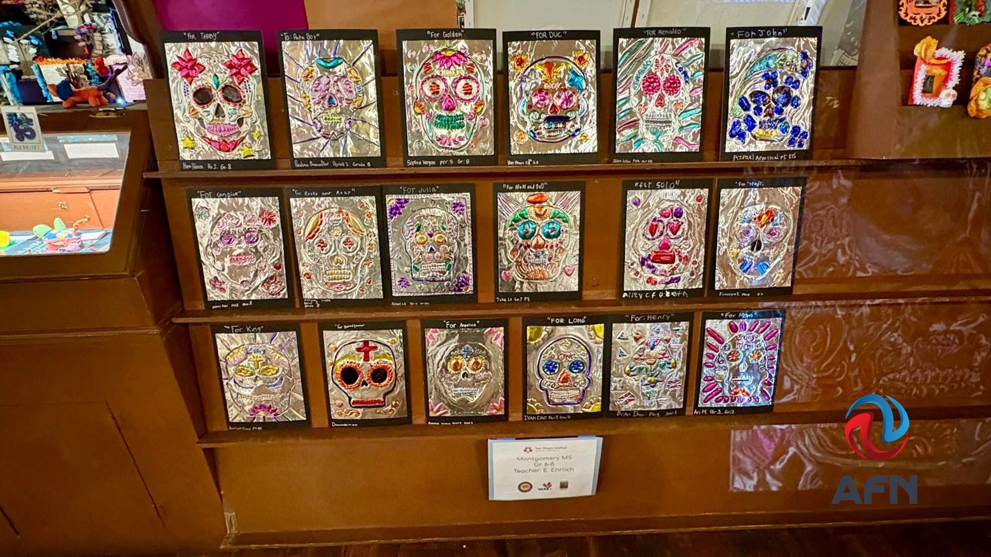Estudiantes de San Diego exhiben obras por el Día de Muertos