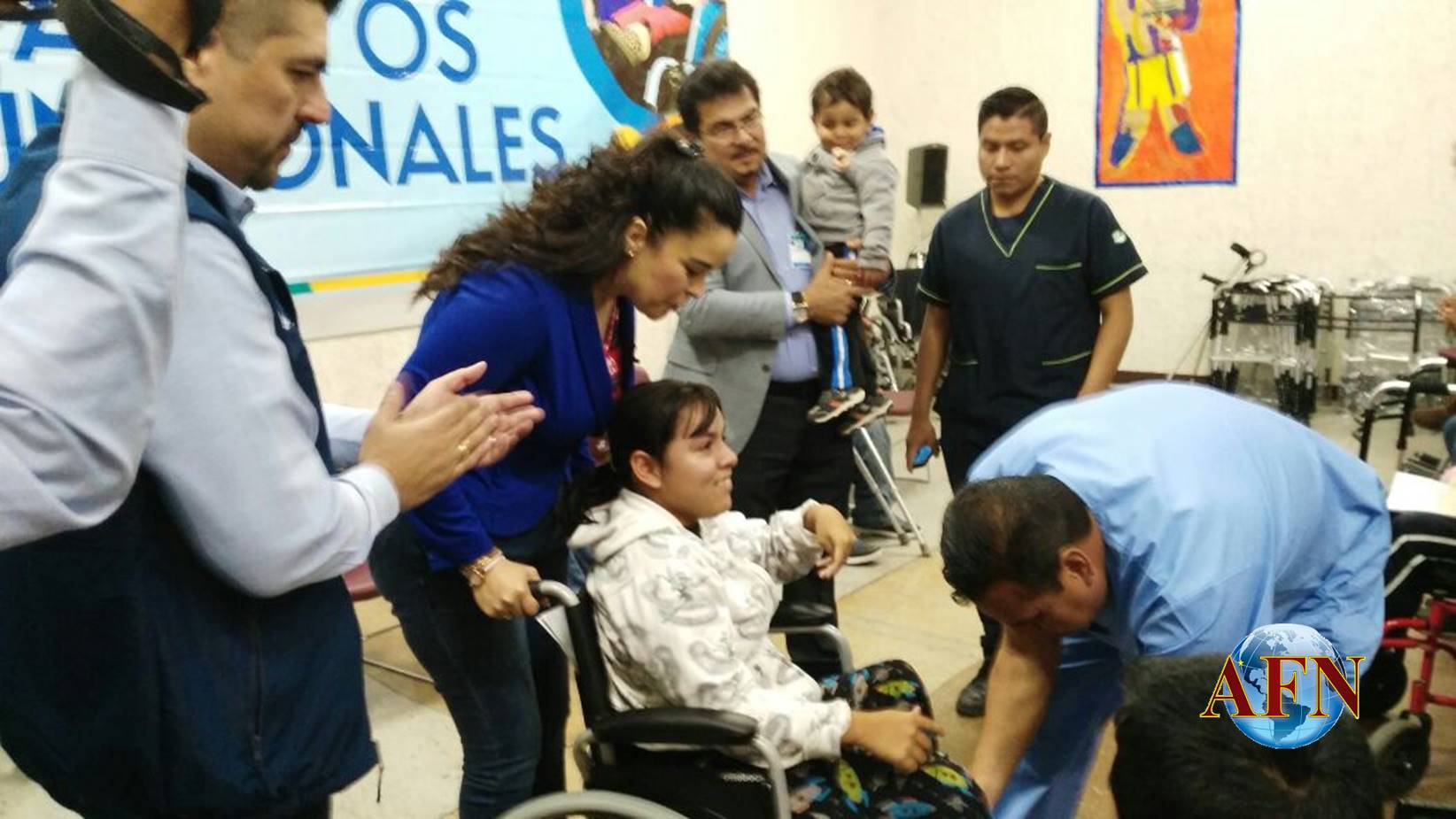 Dif entregó sillas de ruedas y aparatos