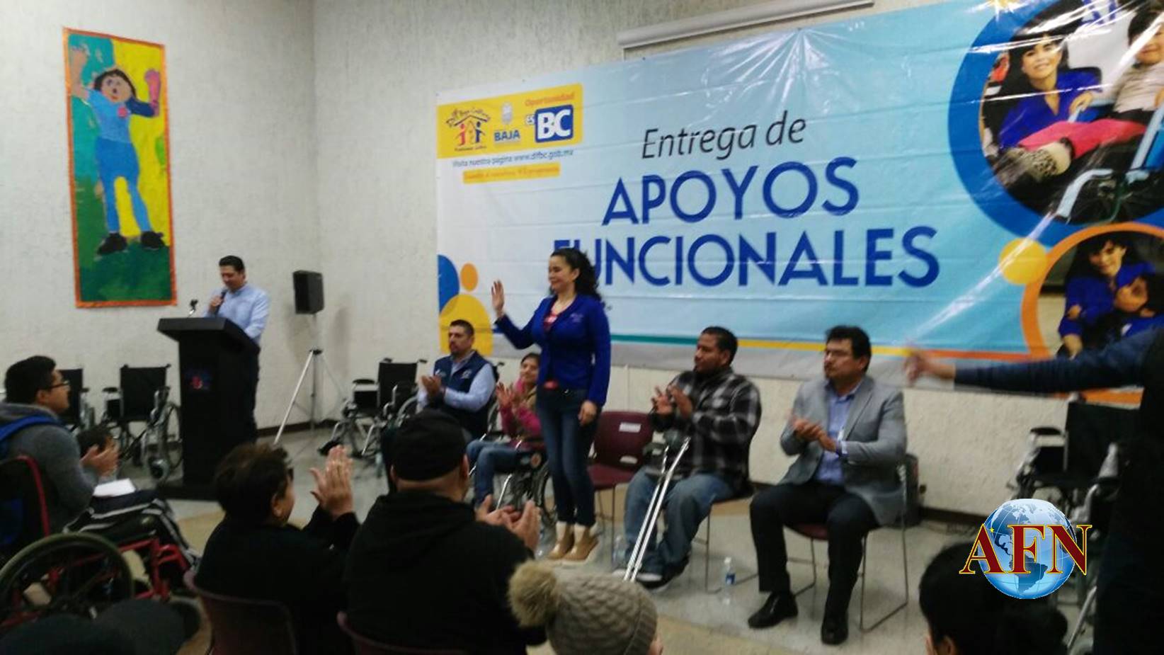 Dif entregó sillas de ruedas y aparatos