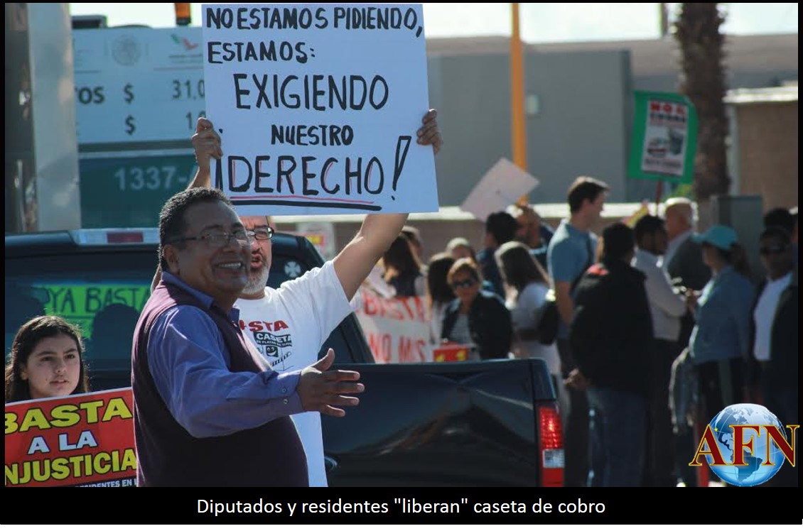 Diputados y residentes liberan caseta de cobro