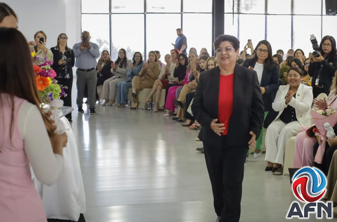 Reconocen a Dora Elena Cortés con Premio a la Trayectoria Periodística