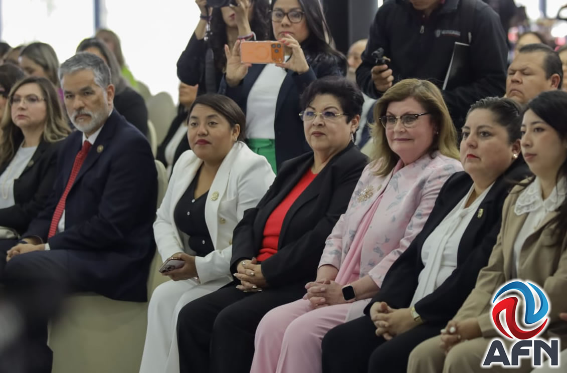 Reconocen a Dora Elena Cortés con Premio a la Trayectoria Periodística