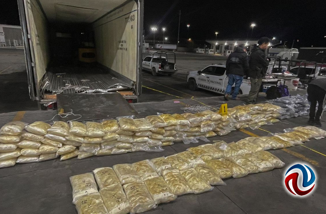Decomisan cargamento de metanfetamina y cocaína en la Aduana de Otay