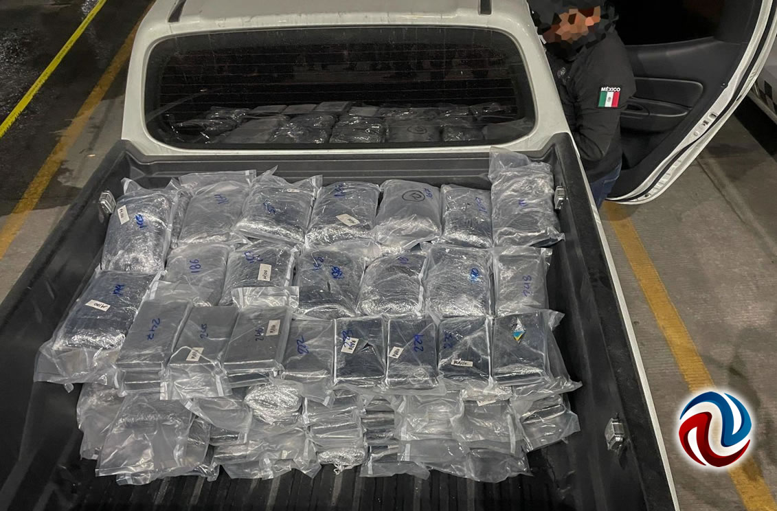 Decomisan cargamento de metanfetamina y cocaína en la Aduana de Otay