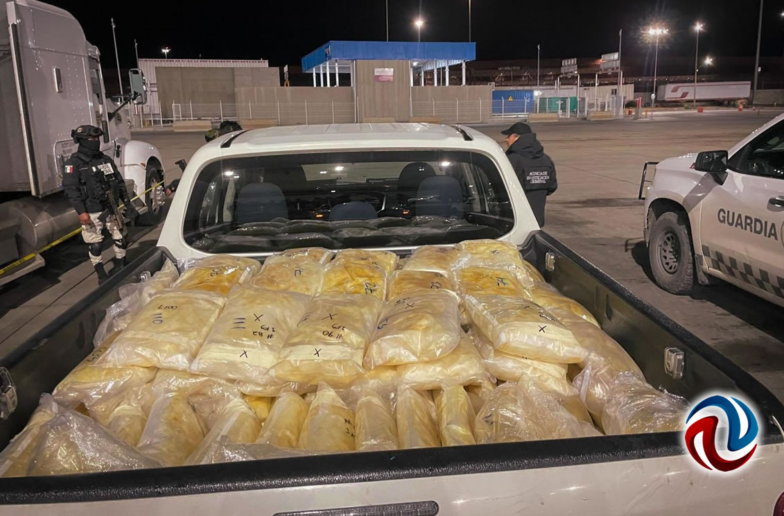 Decomisan cargamento de metanfetamina y cocaína en la Aduana de Otay