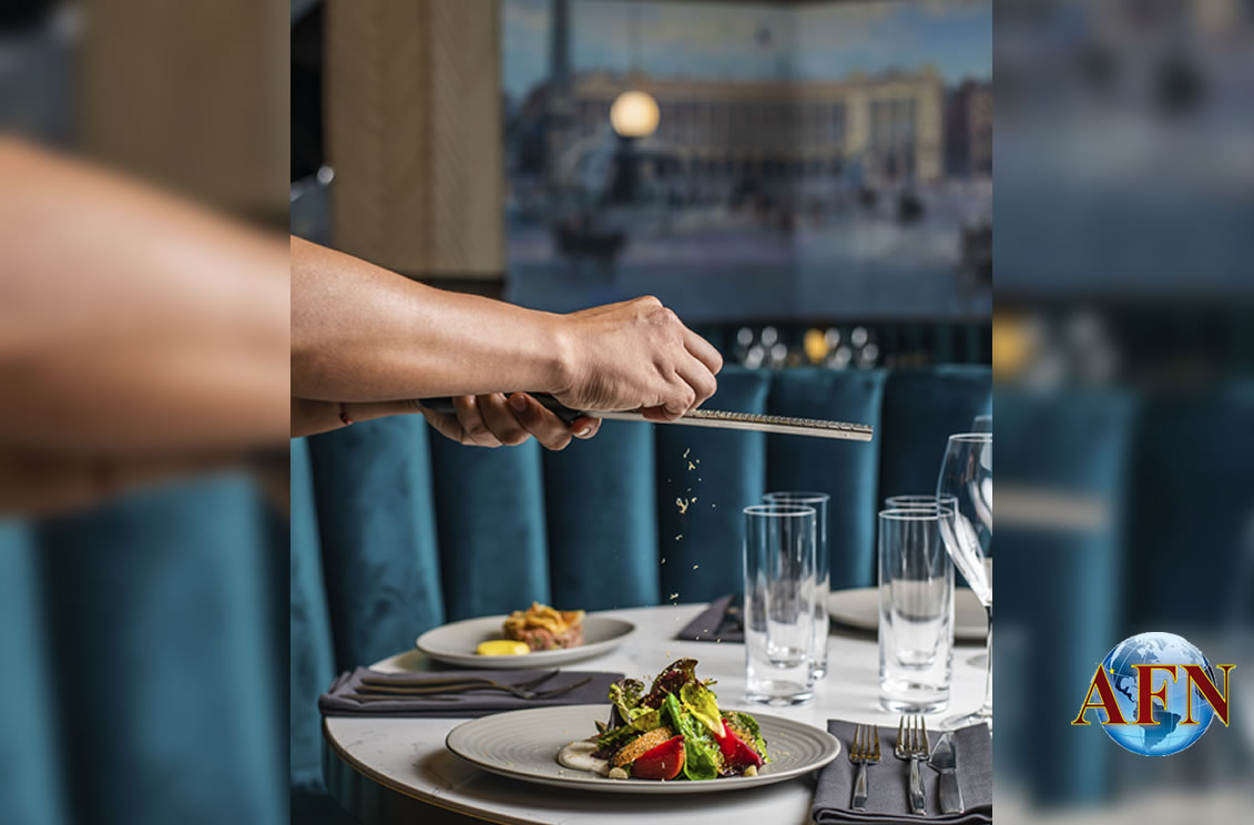 Abre sus puertas Emma Baja French
