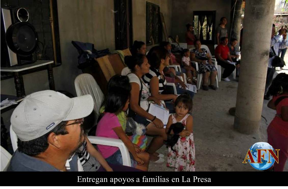 Entregan apoyos a familias en La Presa