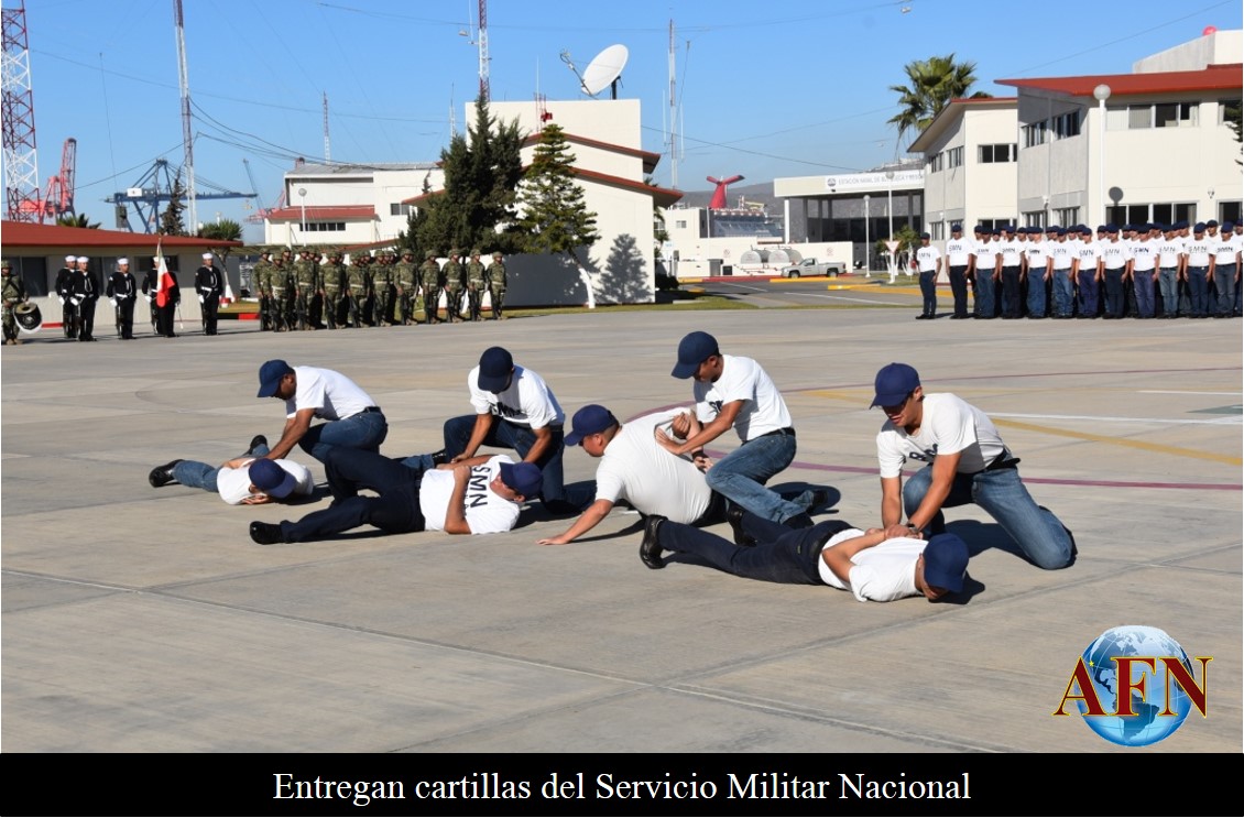 Entregan cartillas del Servicio Militar Nacional