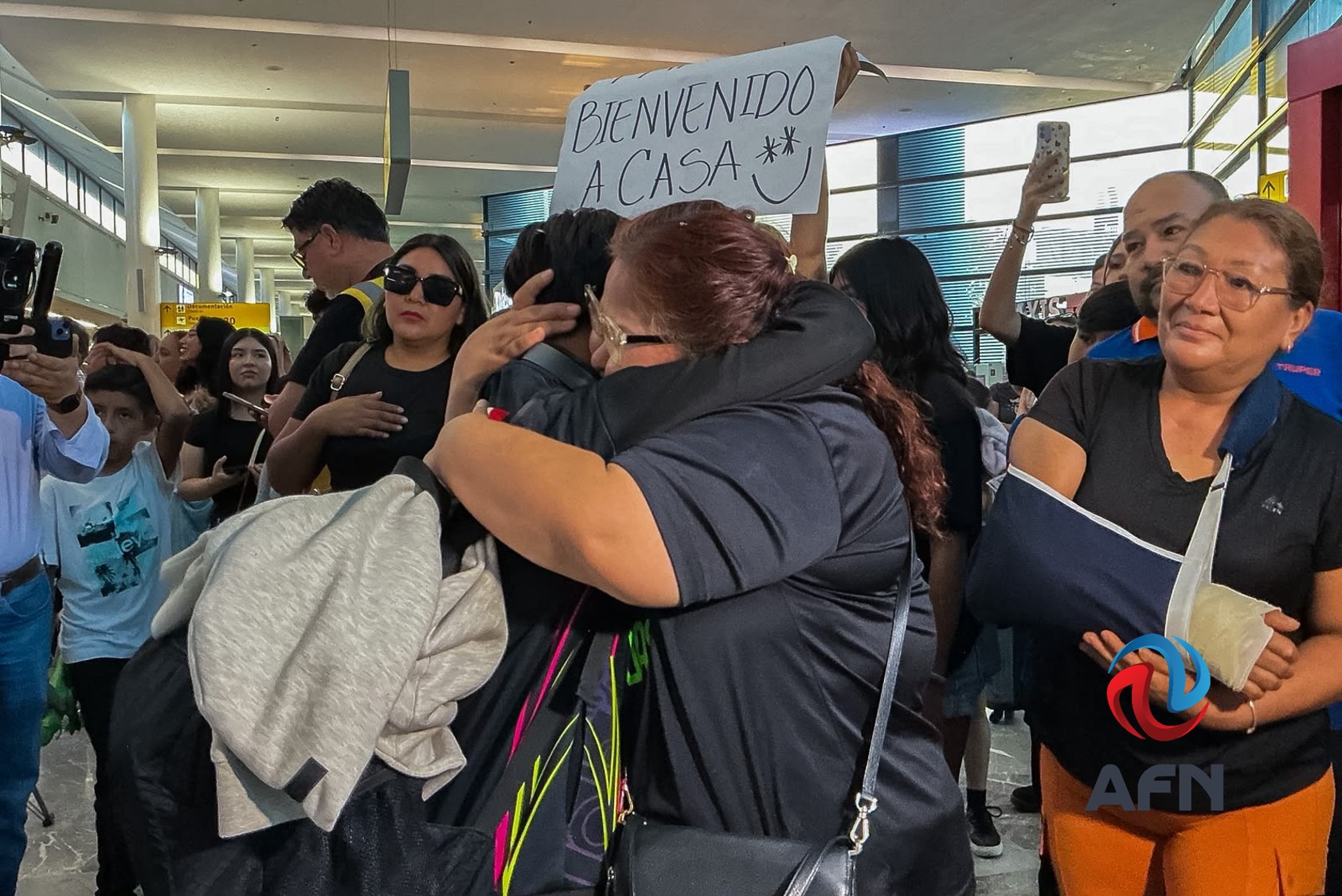 Llega a Tijuana primer grupo del equipo infantil Leyendas Obeliz