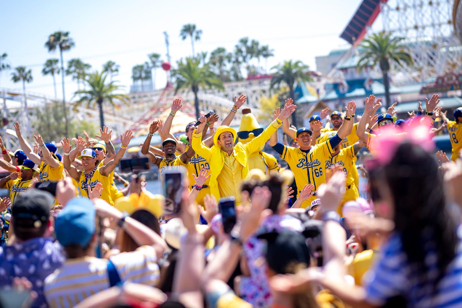 Savannah Bananas llevan su espectáculo a Disneyland Resort previo a juegos en Anaheim