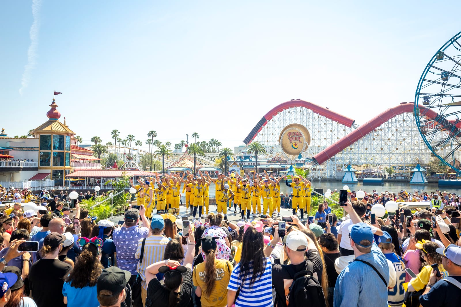 Savannah Bananas llevan su espectáculo a Disneyland Resort previo a juegos en Anaheim