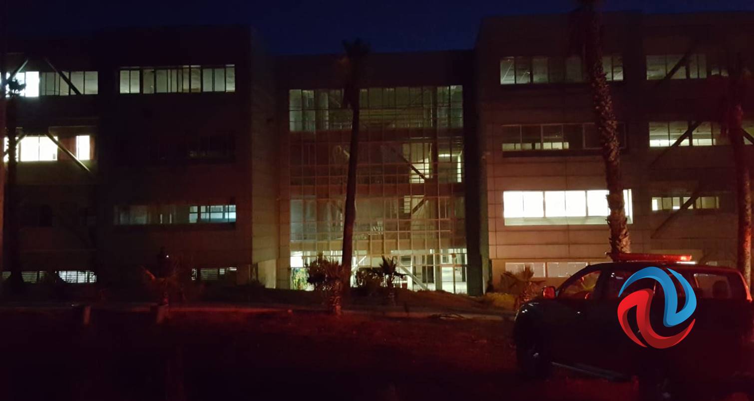 Evacúan a 400 alumnos del laboratorio de la UABC