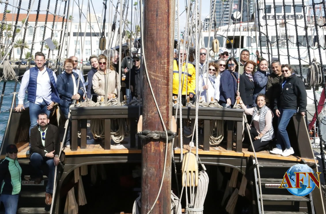Visitan réplica del galeón San Salvador
