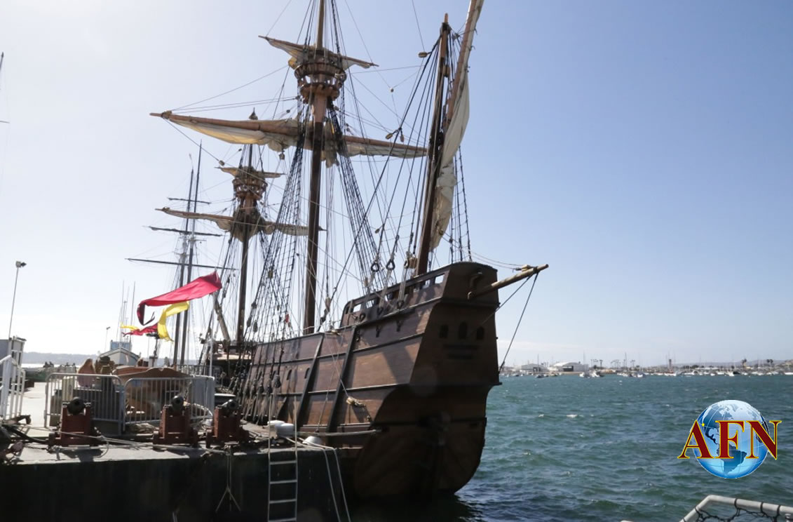 Visitan réplica del galeón San Salvador