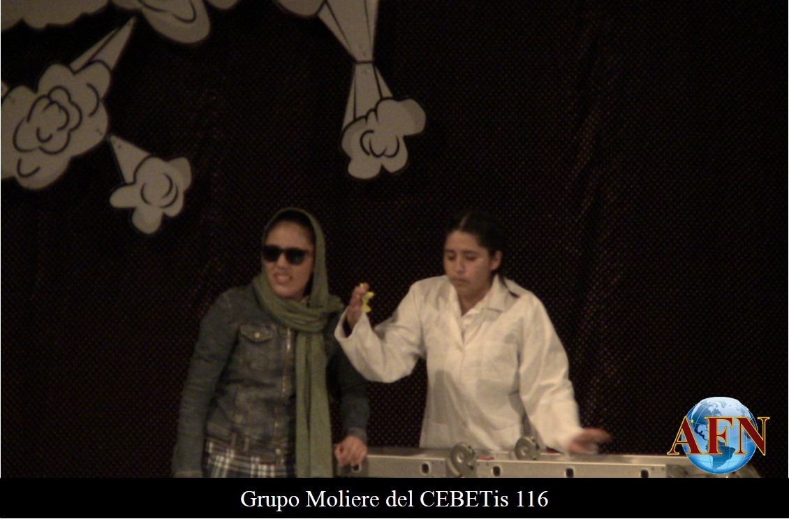 Presentan obra de teatro Todo es culpa de la luna