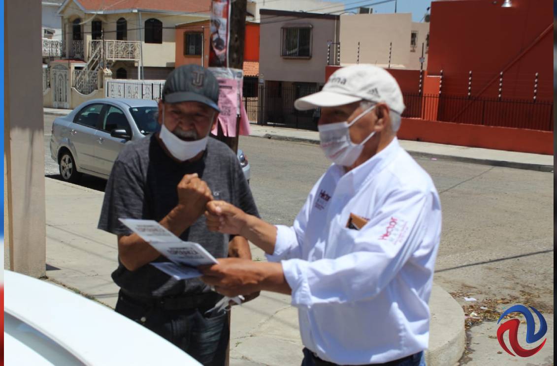 Visita Héctor Mares a residentes del Cañón K