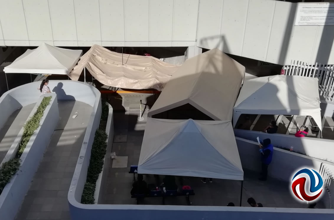 Siguen las largas filas en clínica del IMSS