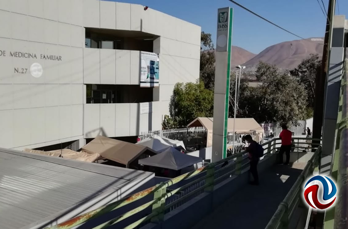 Siguen las largas filas en clínica del IMSS