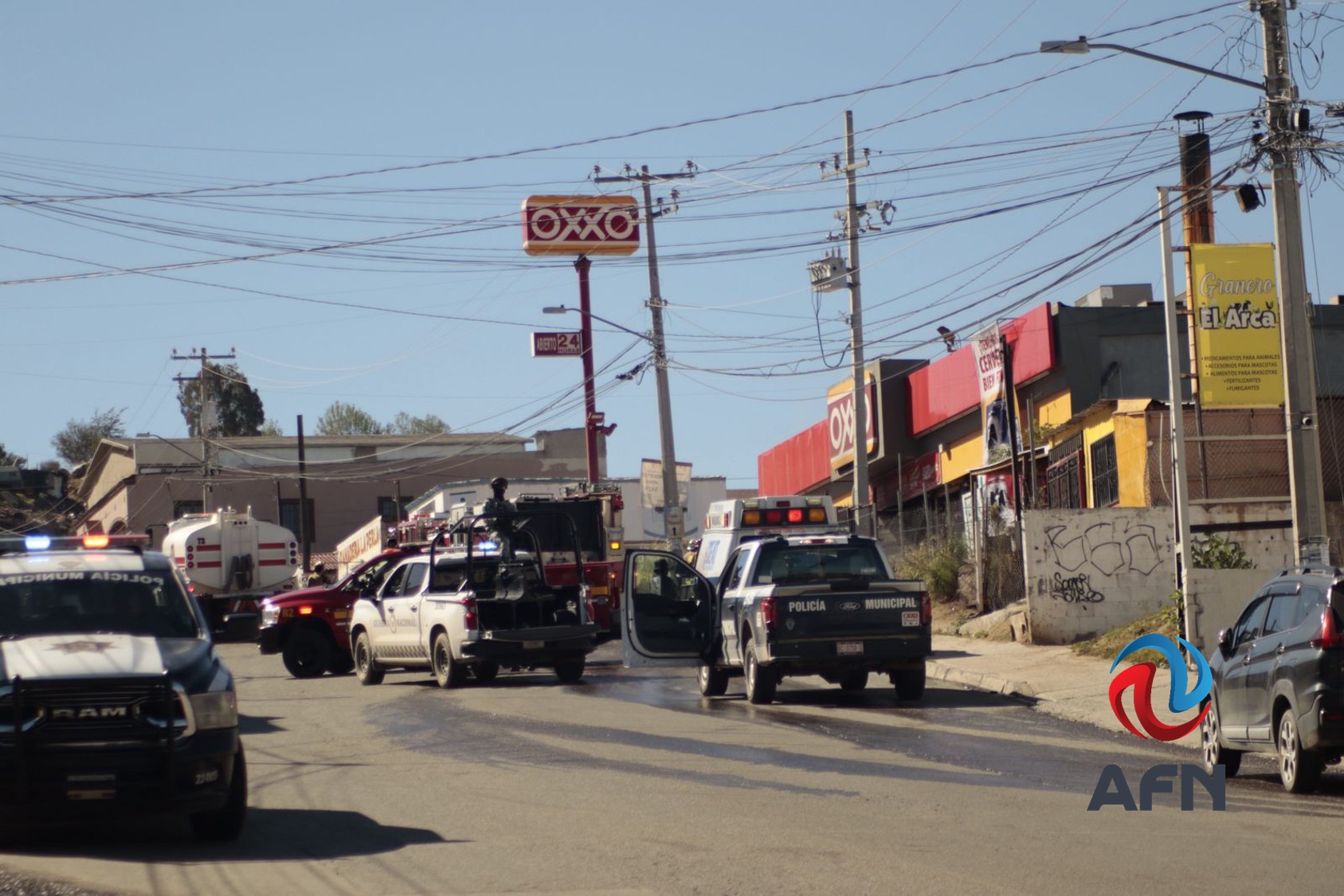 Incendian tienda Oxxo en Tecate