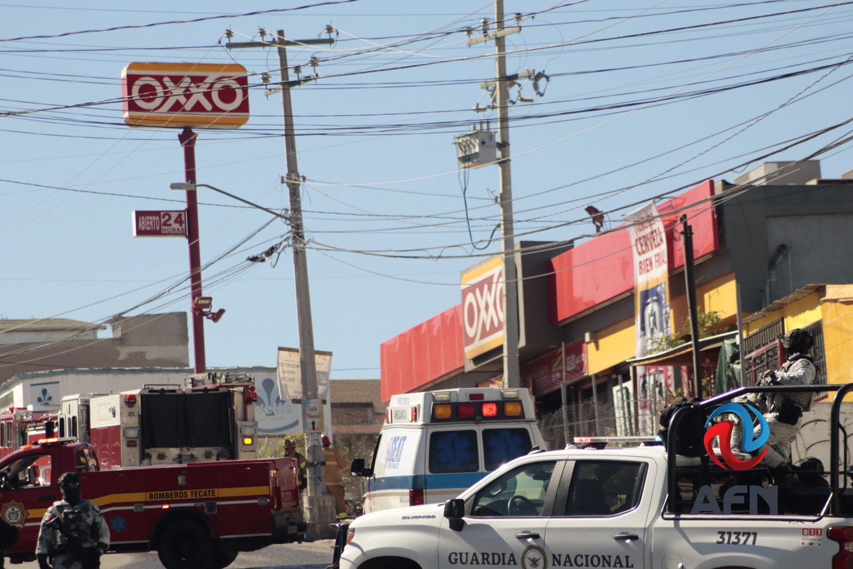 Incendian tienda Oxxo en Tecate