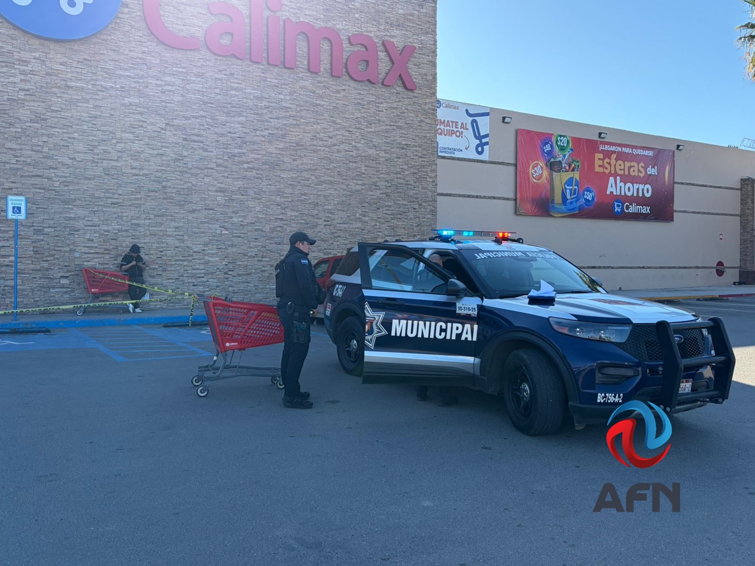 Intentan incendiar un Calimax de La Mesa