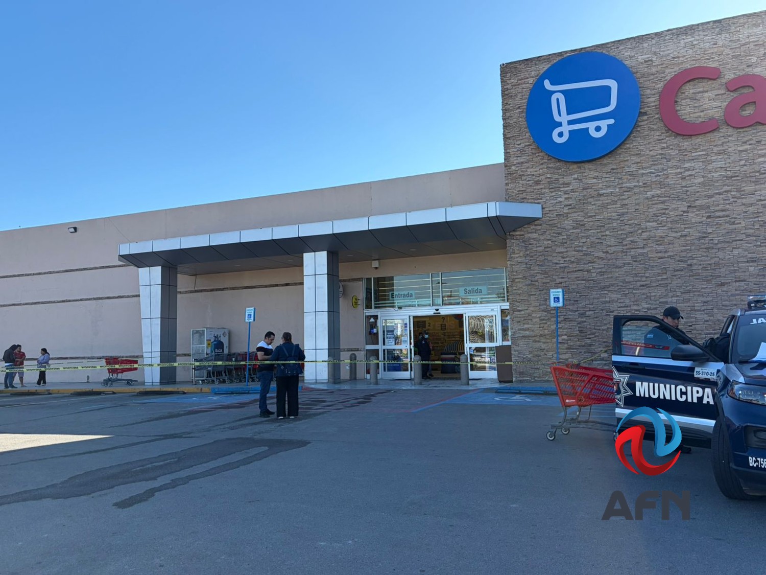 Intentan incendiar un Calimax de La Mesa