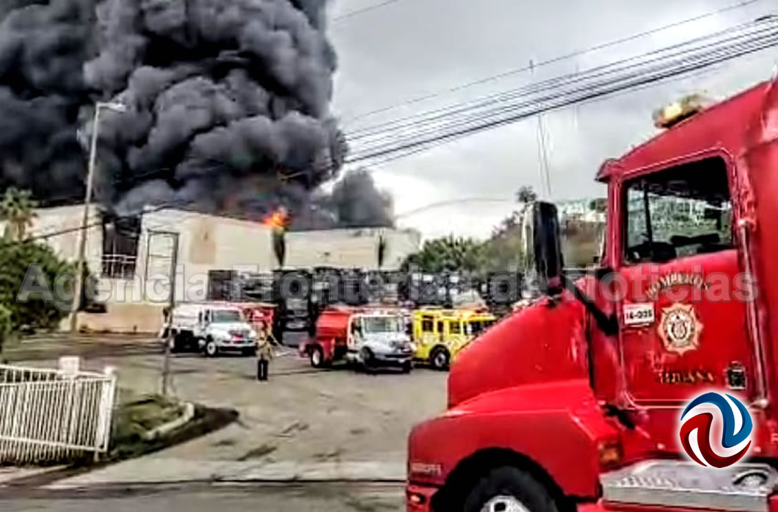 Se incendia empresa en el Parque Industrial Pacífico