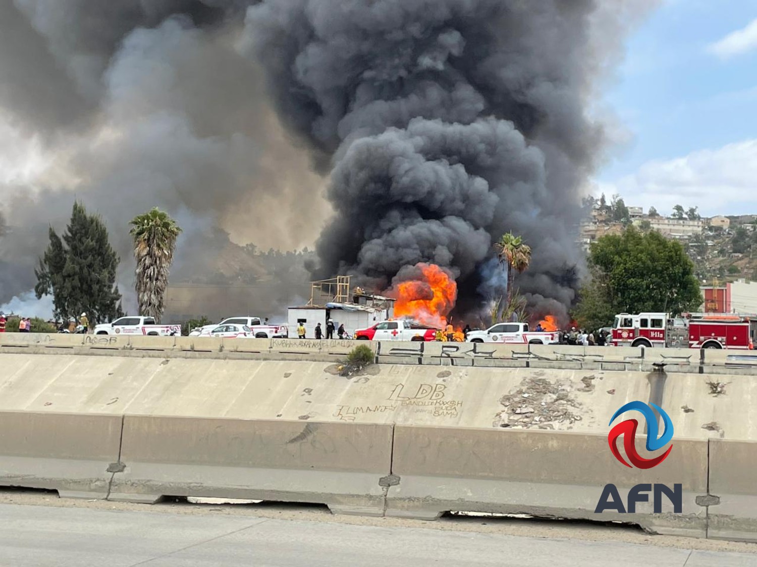 Fuerte incendio consume viviendas en la zona conocida como Cartolandia