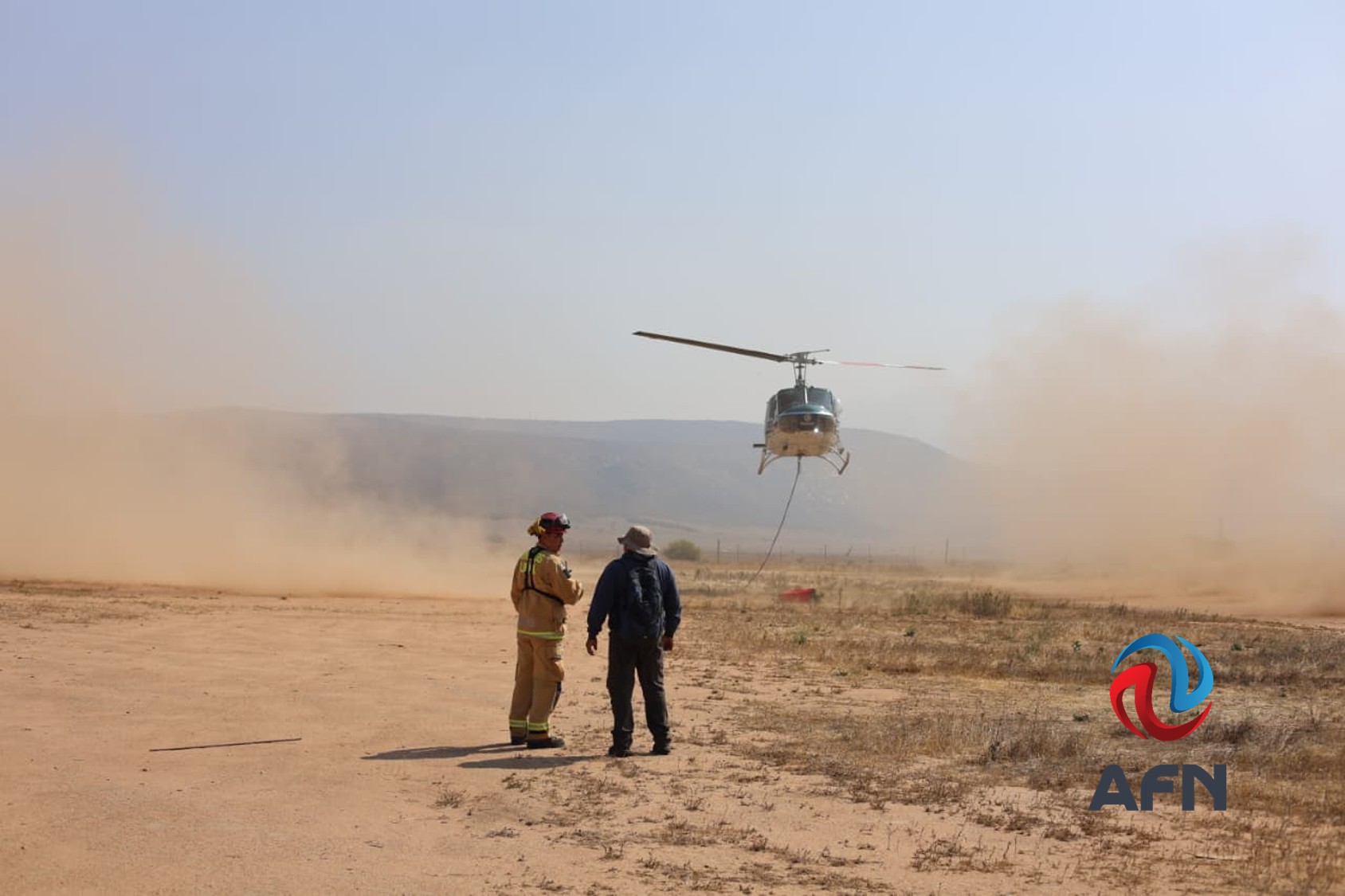 Combaten incendio en rancho ubicado en los límites de Tijuana y Tecate