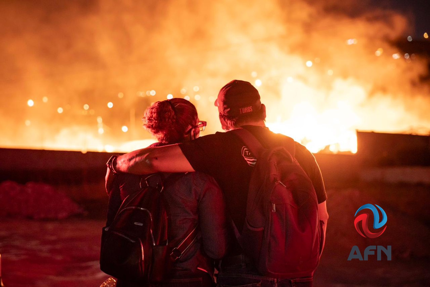 Fuerte incendio consume fábrica de tarimas en el Ejido Ojo de Agua
