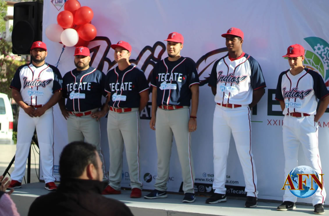 Presentan uniformes del equipo Indios