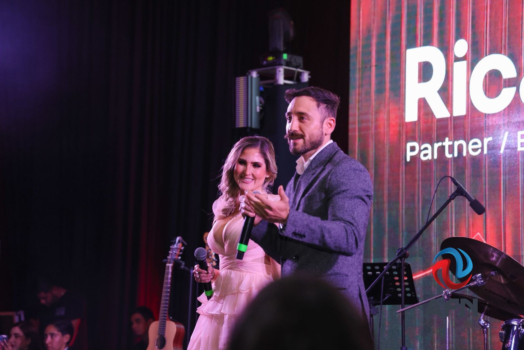 Líderes empresariales y creativos participan en el encuentro UPFRONT 2026