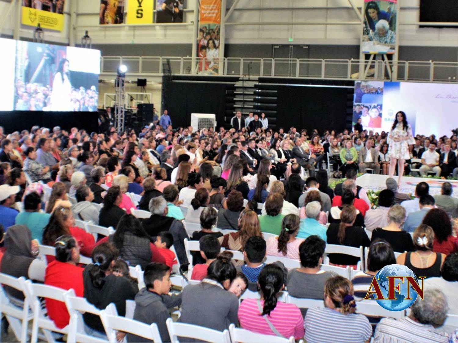 Presenta Brenda Ruacho quinto informe del DIF