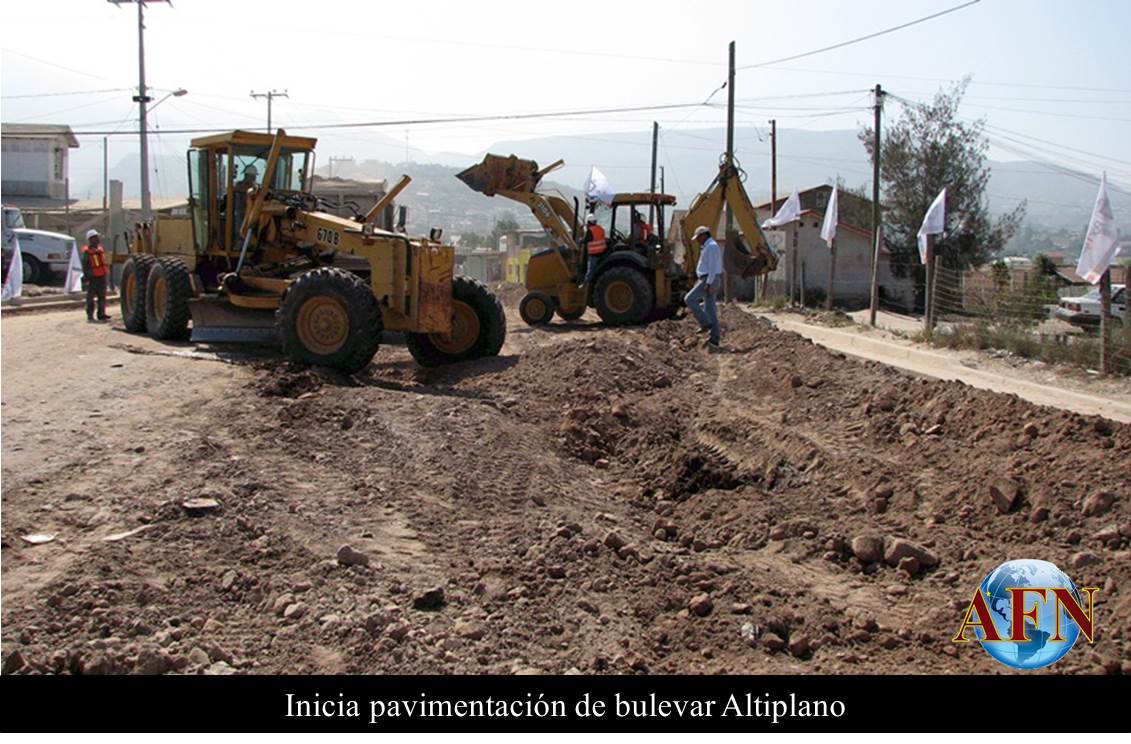Inicia pavimentación de bulevar Altiplano