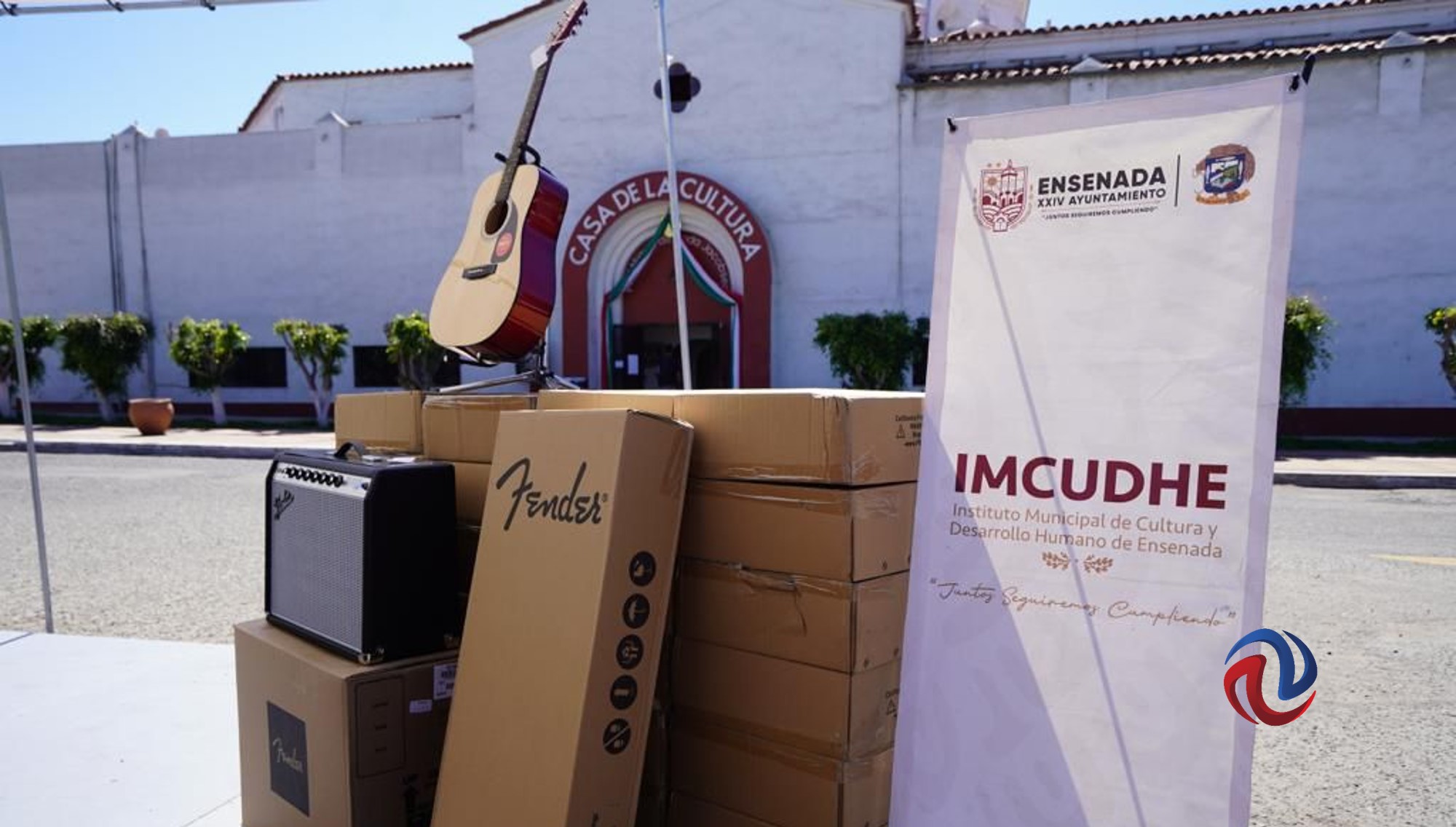 Donan instrumentos musicales a Casa de la Cultura de Ensenada