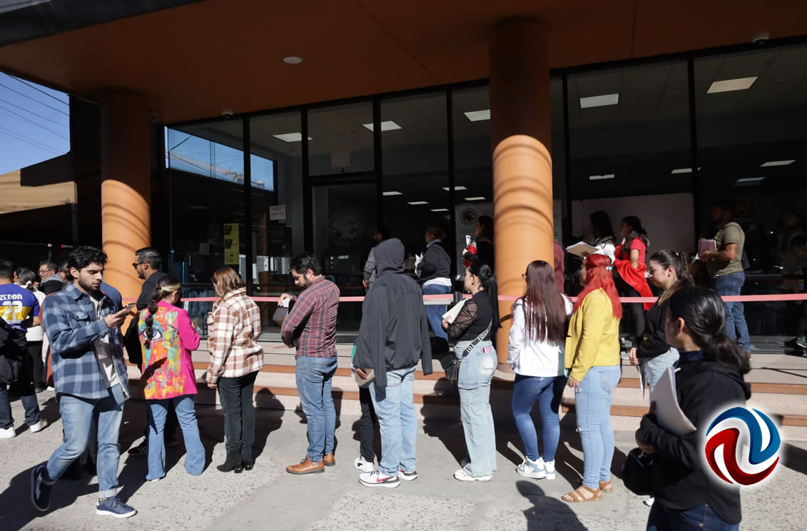 Largas filas de tijuanenses, para visas a Estados Unidos