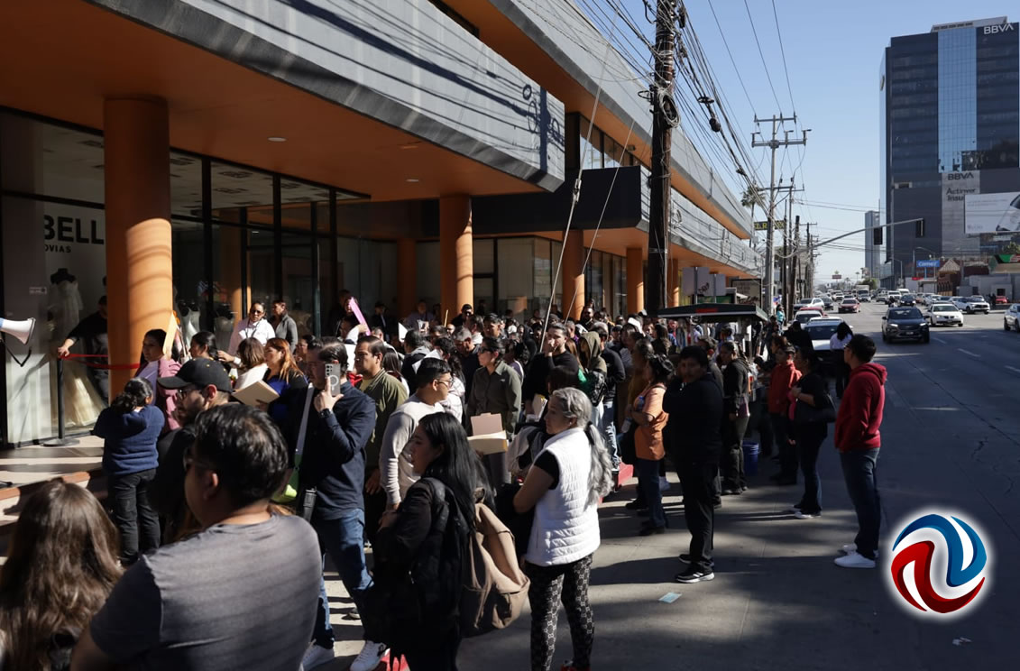 Largas filas de tijuanenses, para visas a Estados Unidos